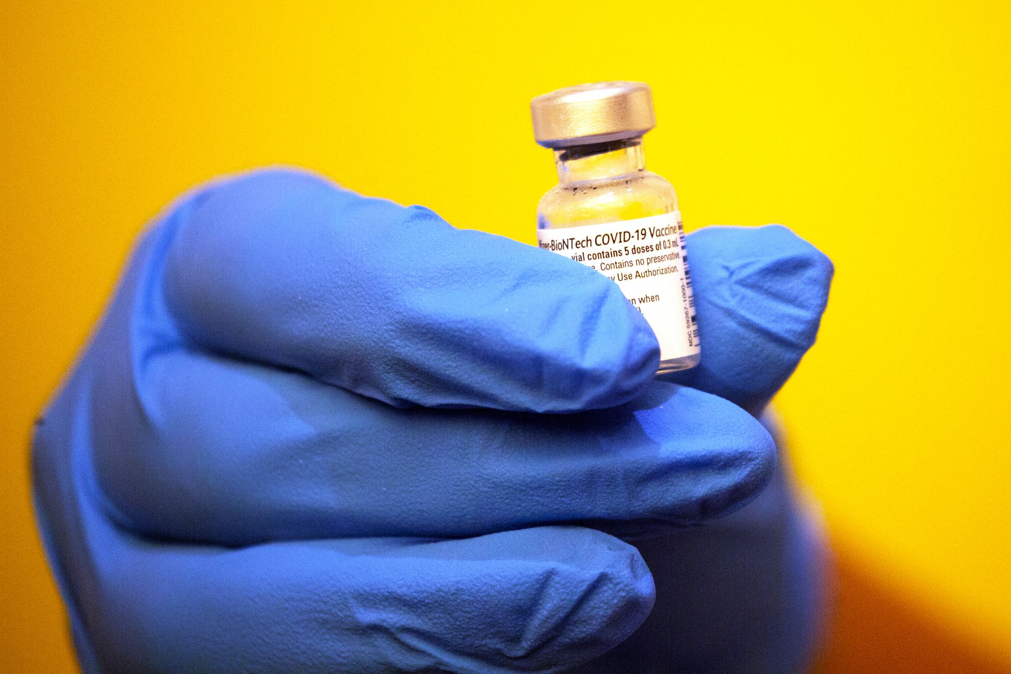 Perspektiv på coronaviruset, vaccinet och hur olika regeringar hanterat pandemin
