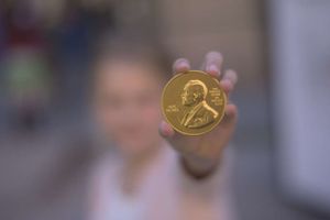 Nobelmedaljen är värd runt 60 000 kronor (plus äran)